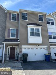 525 S TWIN LAKES BLVD, Newark, DE 19711