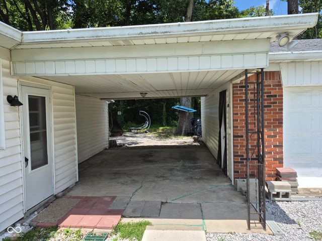 9036 E Raymond Street, Indianapolis, IN 46239