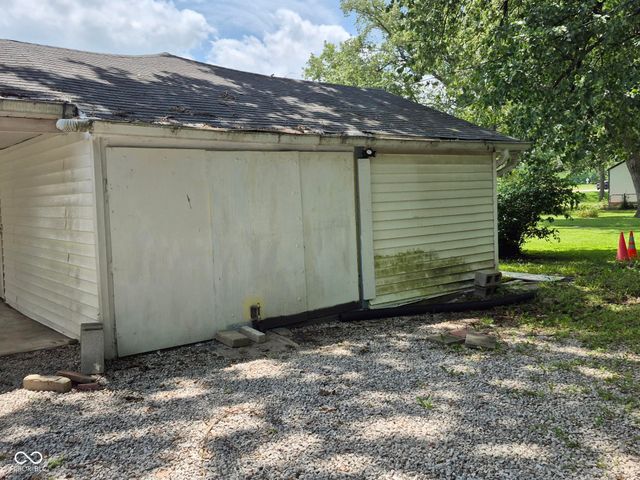 9036 E Raymond Street, Indianapolis, IN 46239
