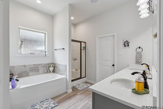 1218 Rustic Pine Dr, Baton Rouge, LA 70820