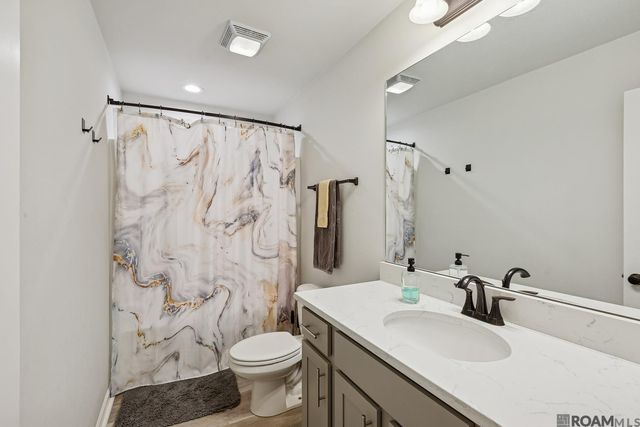 1218 Rustic Pine Dr, Baton Rouge, LA 70820
