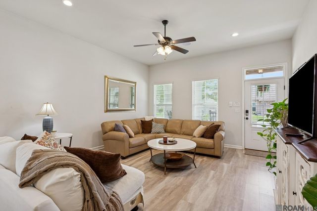 1218 Rustic Pine Dr, Baton Rouge, LA 70820