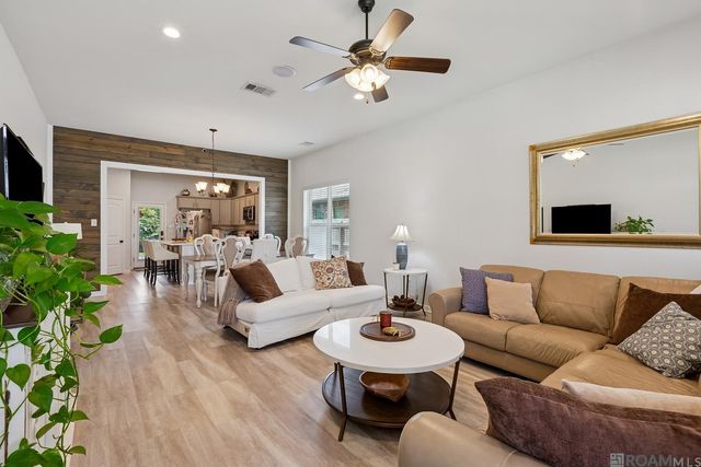 1218 Rustic Pine Dr, Baton Rouge, LA 70820