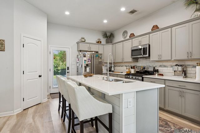 1218 Rustic Pine Dr, Baton Rouge, LA 70820