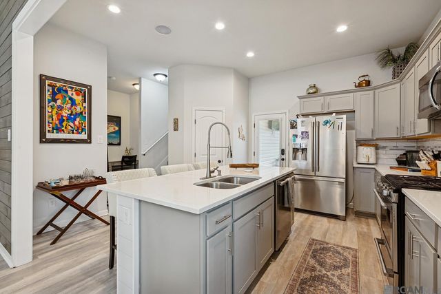1218 Rustic Pine Dr, Baton Rouge, LA 70820