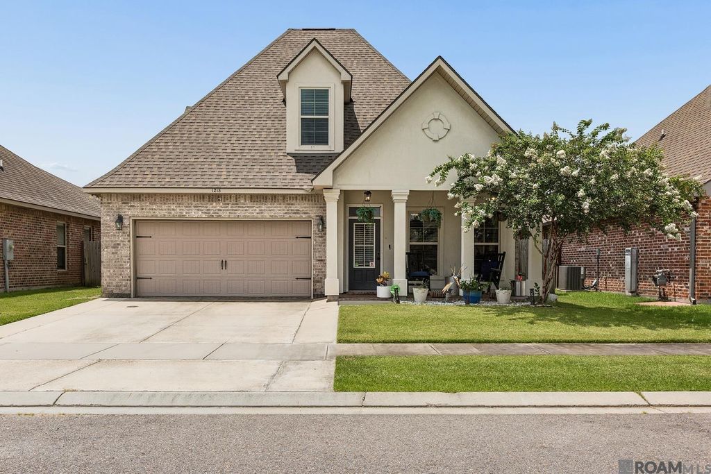 1218 Rustic Pine Dr, Baton Rouge, LA 70820