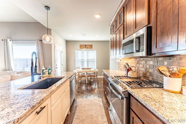 10828 S 274th East Avenue, Coweta, OK 74429