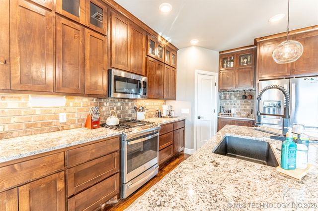 10828 S 274th East Avenue, Coweta, OK 74429