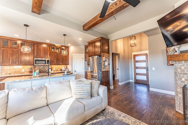 10828 S 274th East Avenue, Coweta, OK 74429