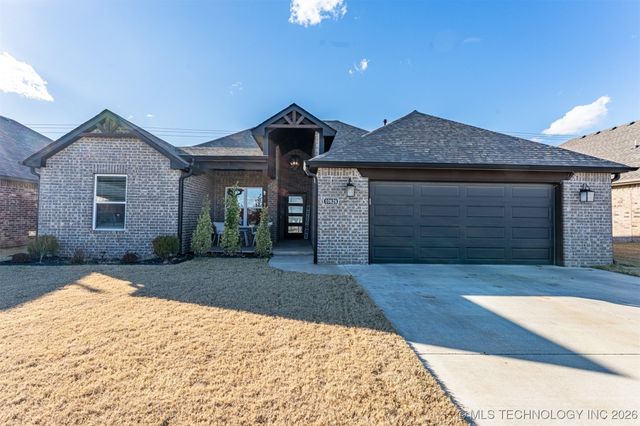 10828 S 274th East Avenue, Coweta, OK 74429