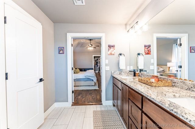 10828 S 274th East Avenue, Coweta, OK 74429