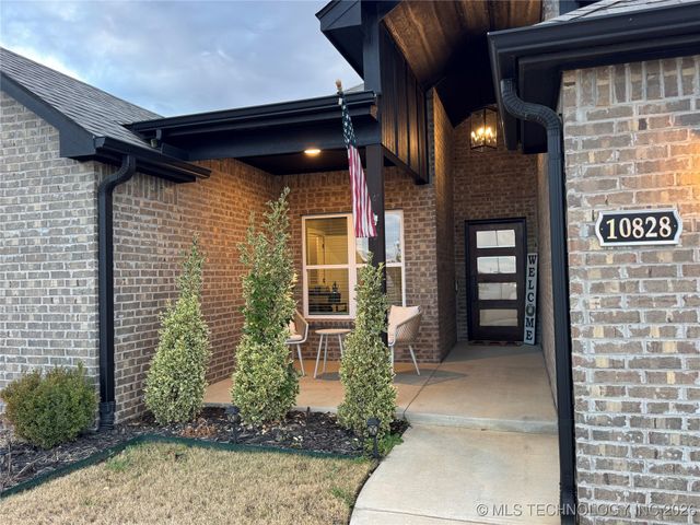 10828 S 274th East Avenue, Coweta, OK 74429