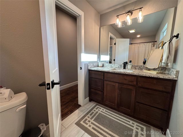 10828 S 274th East Avenue, Coweta, OK 74429