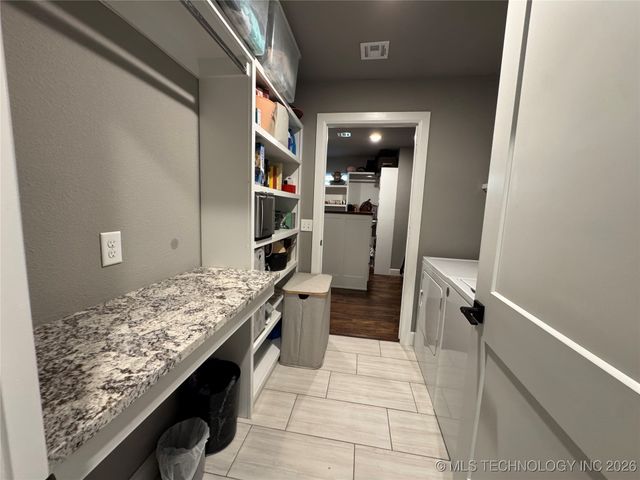 10828 S 274th East Avenue, Coweta, OK 74429