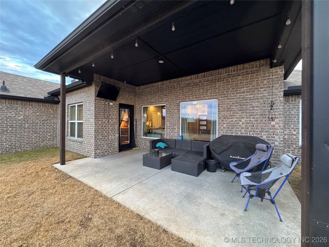 10828 S 274th East Avenue, Coweta, OK 74429