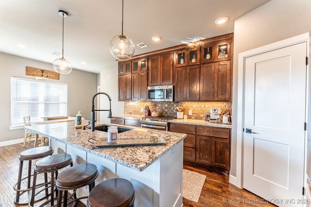 10828 S 274th East Avenue, Coweta, OK 74429