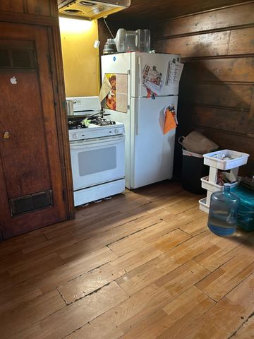 1820 Kenneth St, Modesto, CA 95351