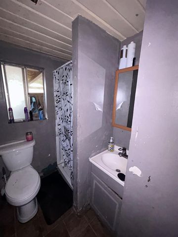 1820 Kenneth St, Modesto, CA 95351