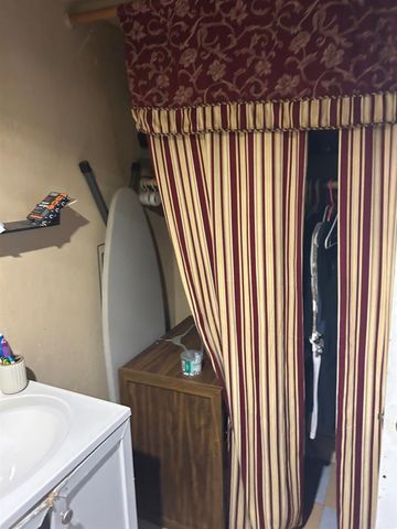 1820 Kenneth St, Modesto, CA 95351