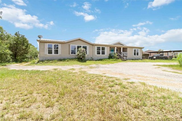 375 McDonald LN, Cedar Creek, TX 78612