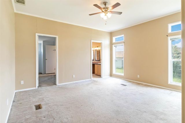 375 McDonald LN, Cedar Creek, TX 78612
