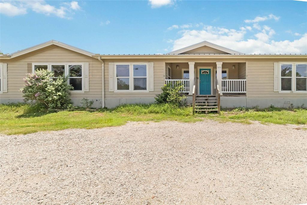 375 McDonald LN, Cedar Creek, TX 78612