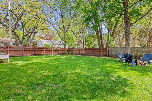 1420 Winnetka Avenue N, Golden Valley, MN 55427