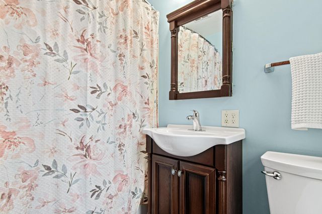 1420 Winnetka Avenue N, Golden Valley, MN 55427