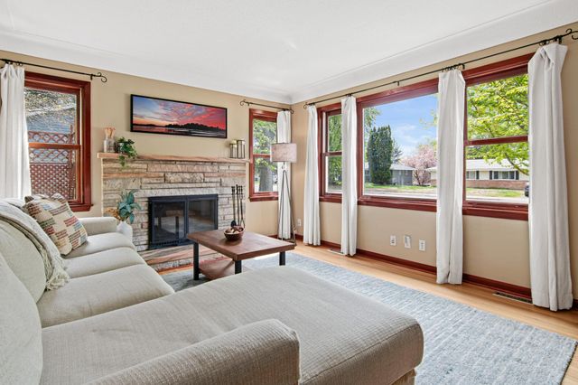 1420 Winnetka Avenue N, Golden Valley, MN 55427