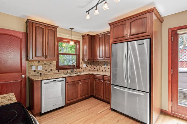 1420 Winnetka Avenue N, Golden Valley, MN 55427