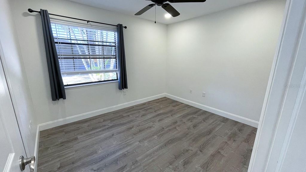 Image 13 of property listing at 1551 N CONRAD AVENUE, Sarasota, FL 34237