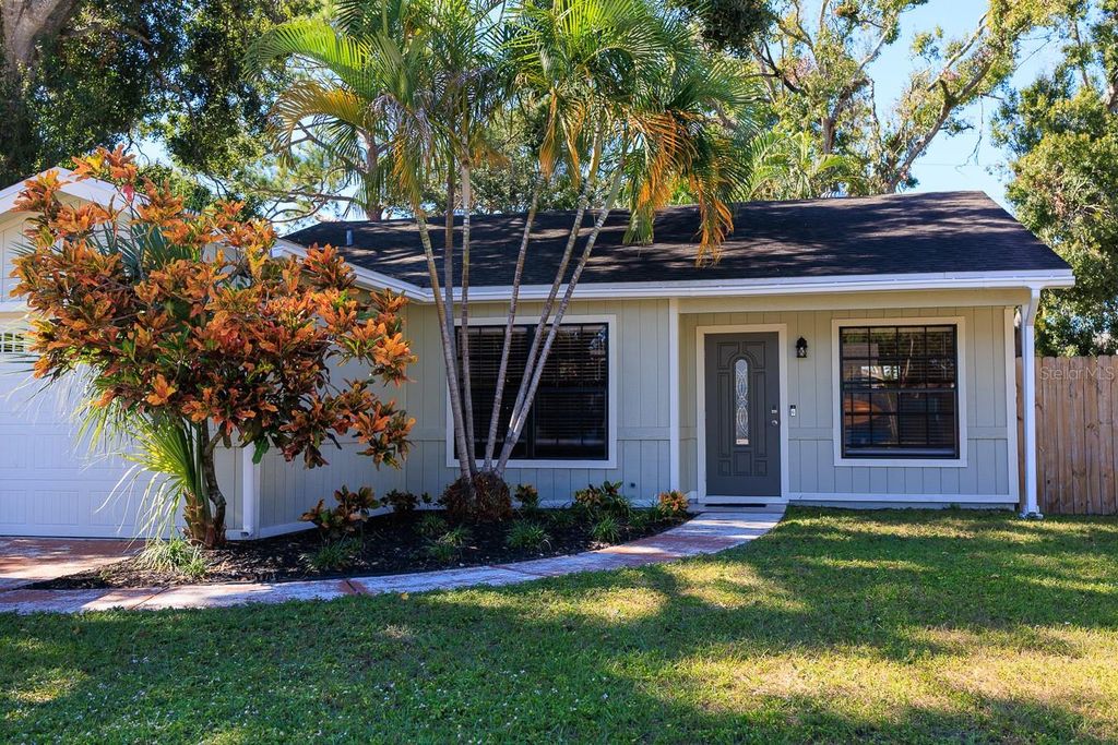 Image 3 of property listing at 1551 N CONRAD AVENUE, Sarasota, FL 34237