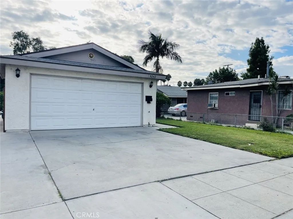 5242 Linden Avenue, Long Beach, CA 90805