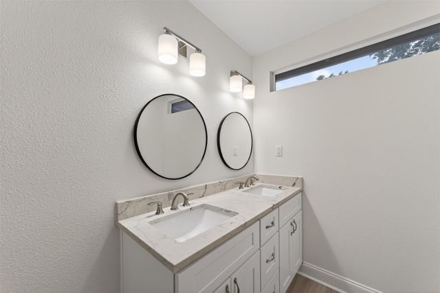 1707 W 43rd Street, Houston, TX 77018