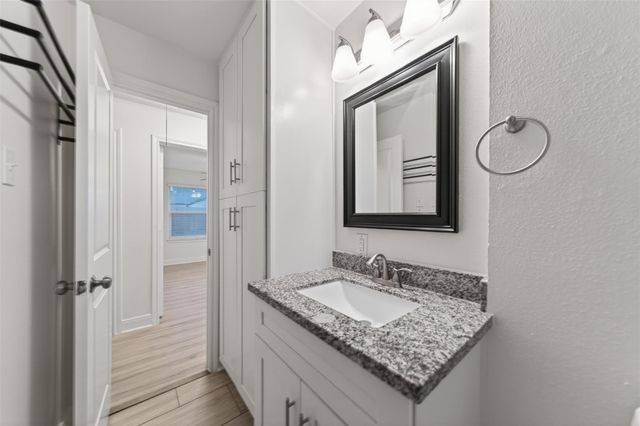 1707 W 43rd Street, Houston, TX 77018