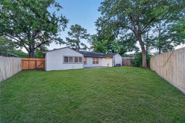 1707 W 43rd Street, Houston, TX 77018