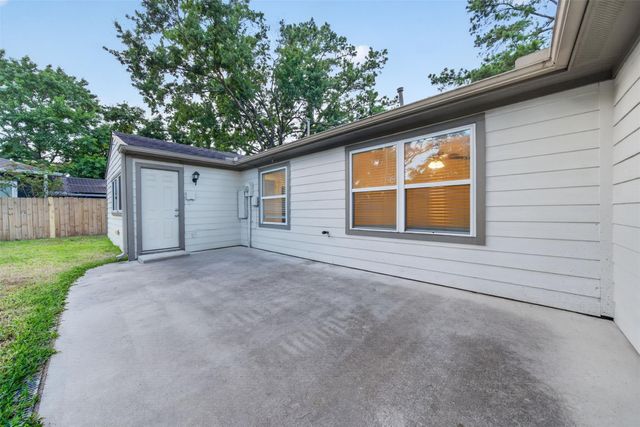 1707 W 43rd Street, Houston, TX 77018