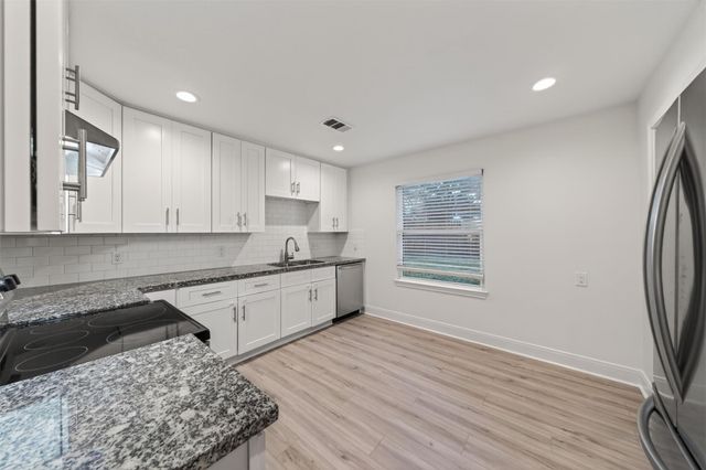 1707 W 43rd Street, Houston, TX 77018