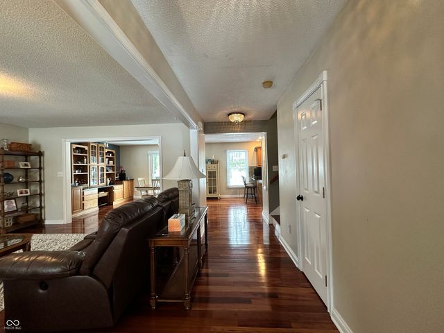 1552 W Foxcliff Drive S, Martinsville, IN 46151