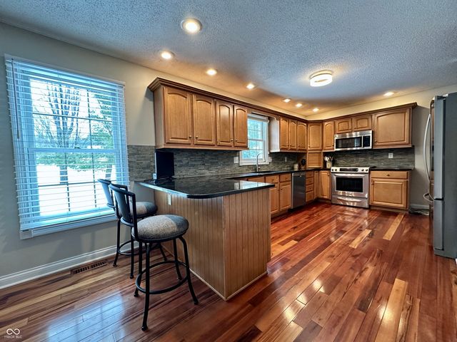 1552 W Foxcliff Drive S, Martinsville, IN 46151