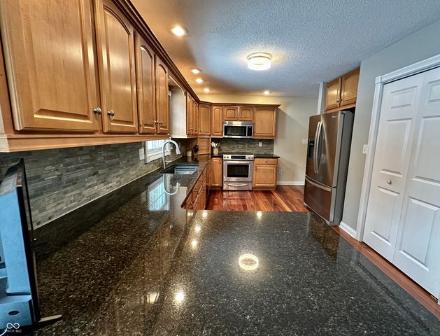 1552 W Foxcliff Drive S, Martinsville, IN 46151