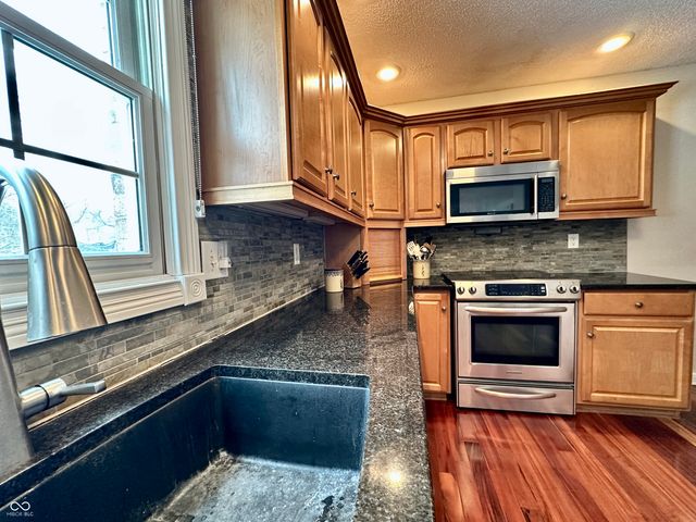 1552 W Foxcliff Drive S, Martinsville, IN 46151