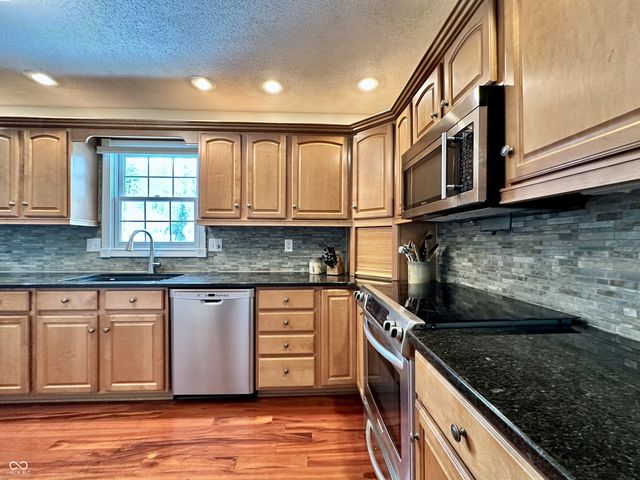 1552 W Foxcliff Drive S, Martinsville, IN 46151