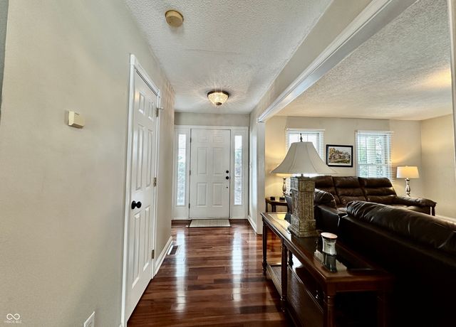 1552 W Foxcliff Drive S, Martinsville, IN 46151