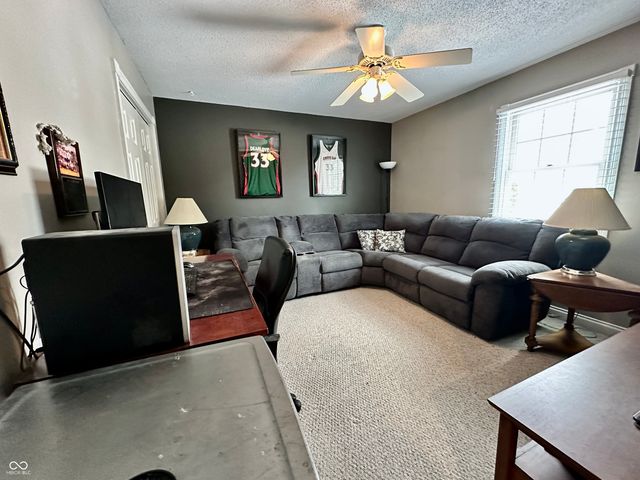 1552 W Foxcliff Drive S, Martinsville, IN 46151