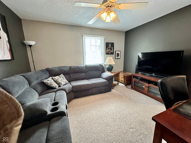 1552 W Foxcliff Drive S, Martinsville, IN 46151