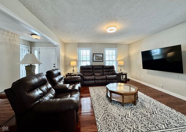 1552 W Foxcliff Drive S, Martinsville, IN 46151