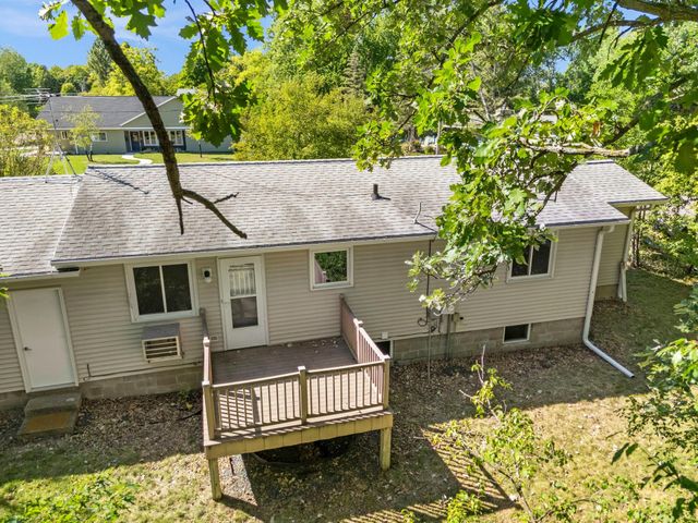512 Eric Drive, Osceola, WI 54020