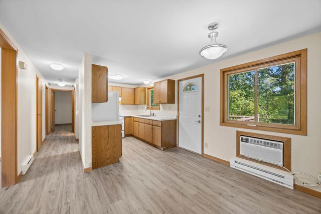 512 Eric Drive, Osceola, WI 54020