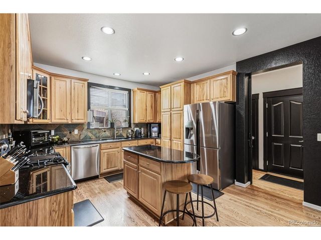 10059 Southlawn Cir, Commerce City, CO 80022